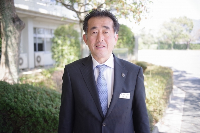 ナンバーワンをめざす! 校長 津山 憲司